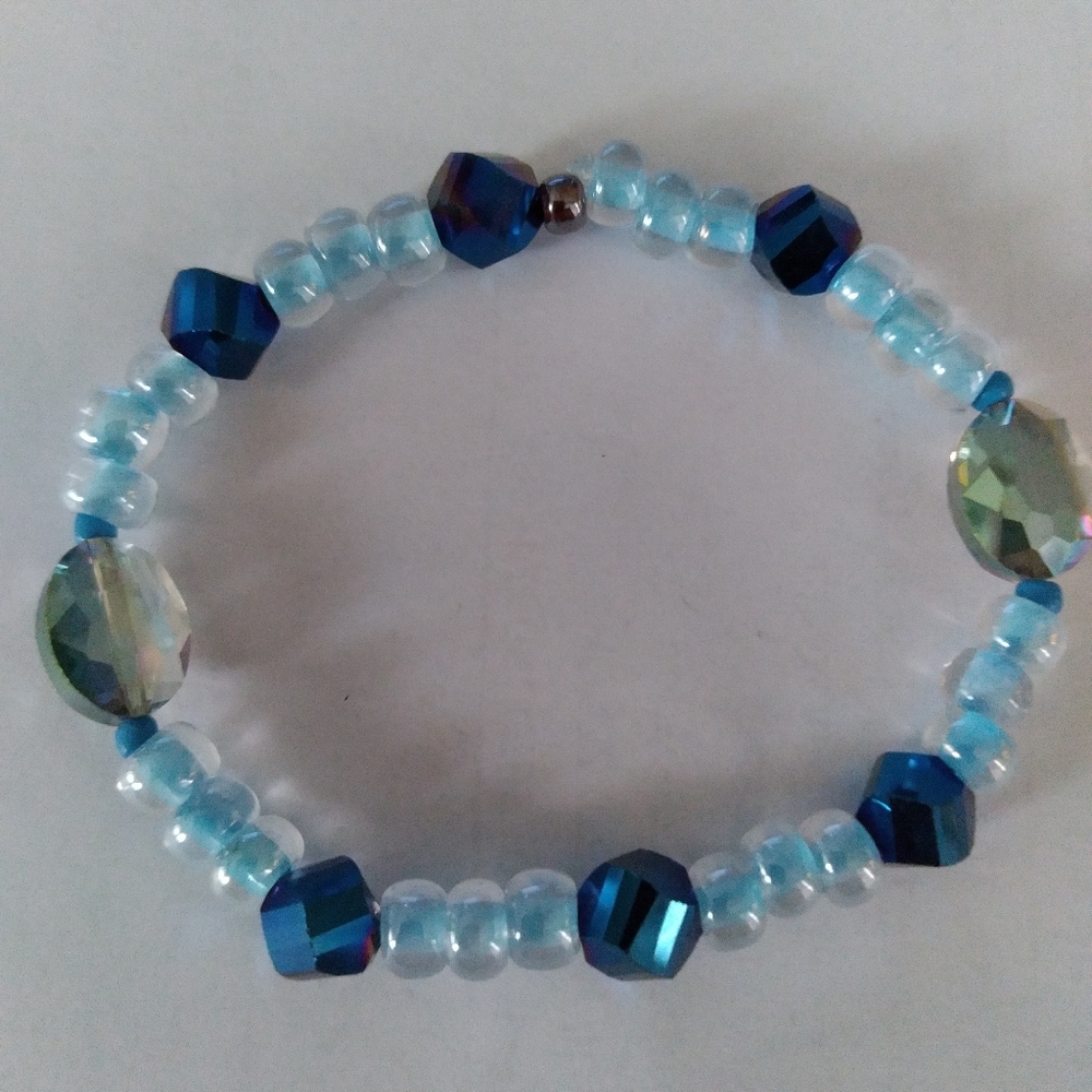 SOLD!! Blue beaded Bracelet